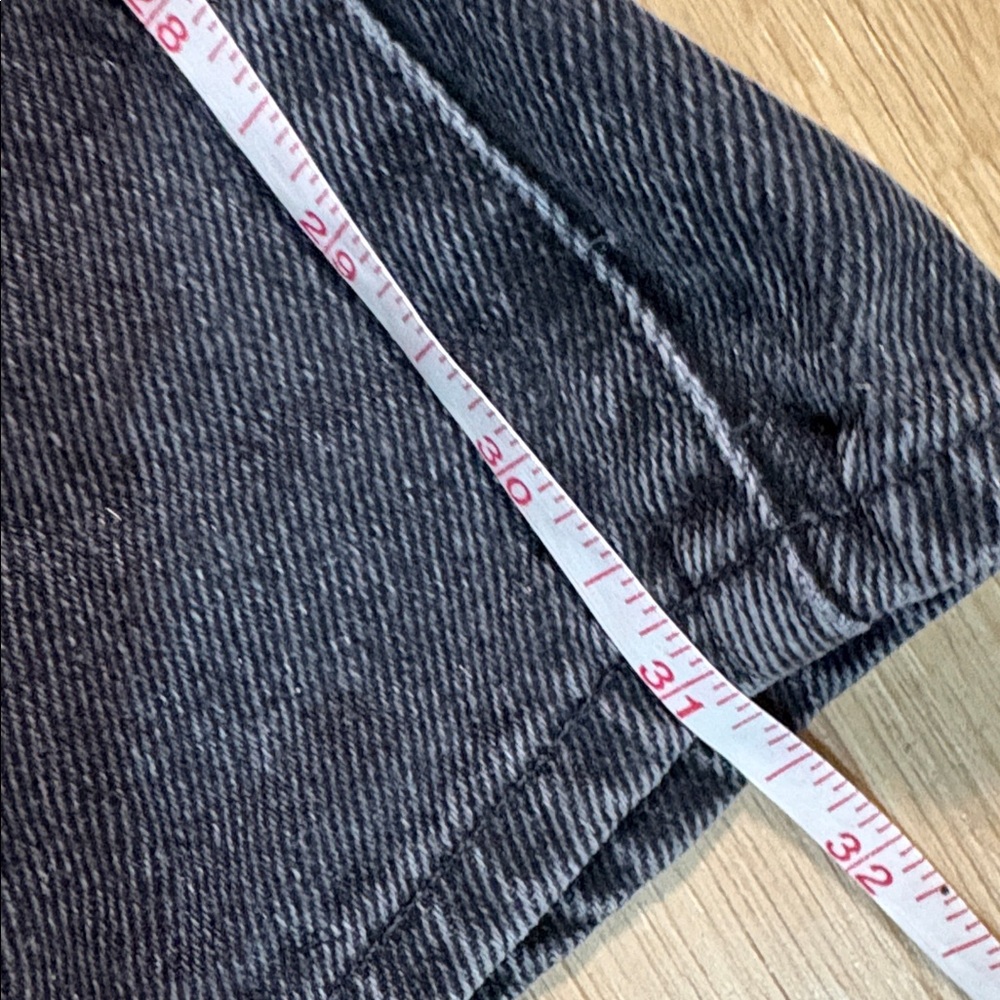 Madewell Women's Straight Leg Jeans in Black Wash - Picture 6 of 6